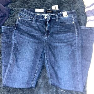 Judy Blue non-distressed mid-rise Skinny jeans 15/32-NWT